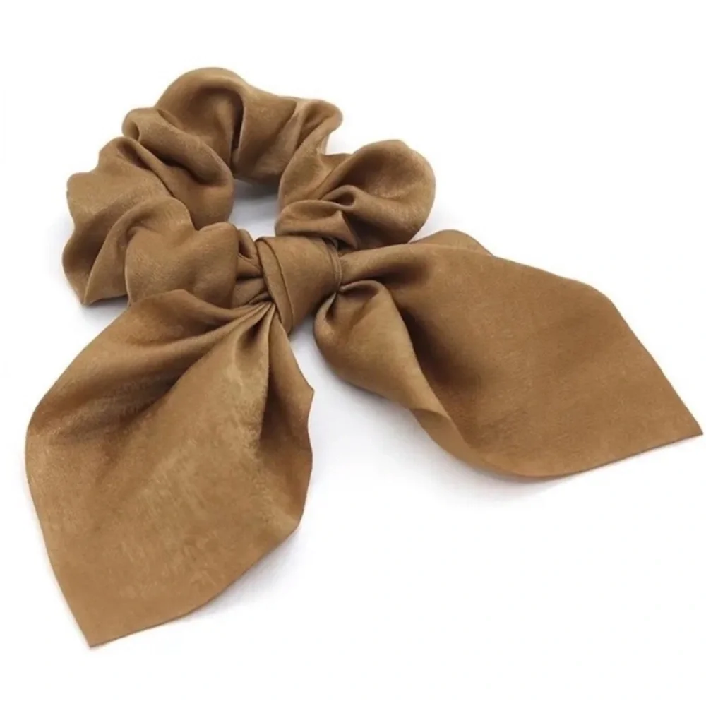 NWOT Carmel Bow Hair Scrunchie